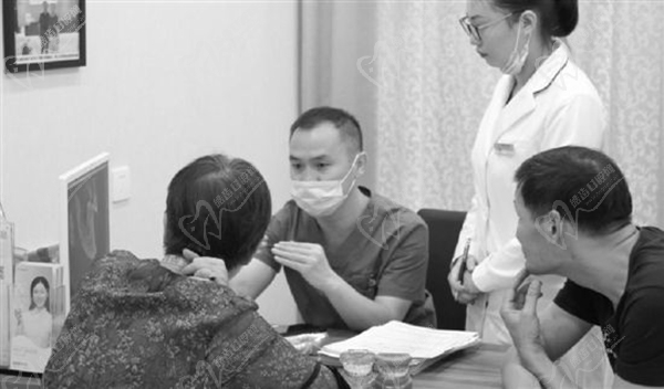 杭州西湖口腔葉寶定醫(yī)生問(wèn)診