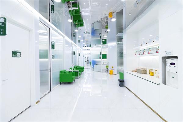 上海英博口腔價格表速更新，3999元種牙假的集采2380價格更香