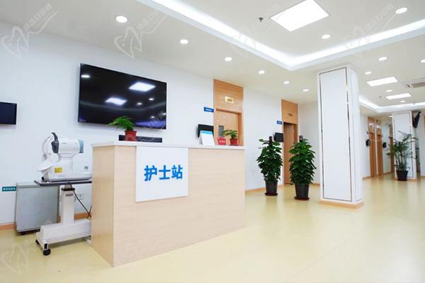 上海和平眼科飛秒激光近視手術價格