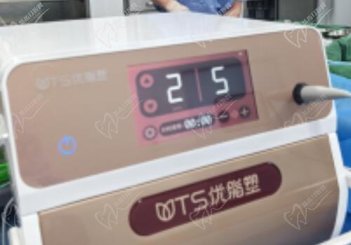 武漢仁愛包濤院長(zhǎng)采用優(yōu)脂塑超聲的修復(fù)饅化臉