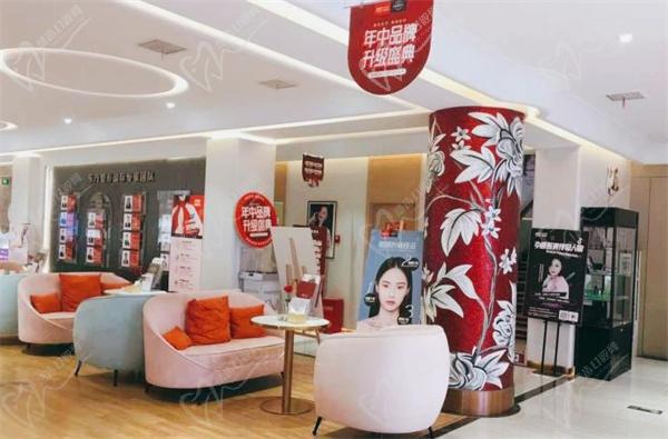 賀潔院長做眼瞼外翻如何預約
