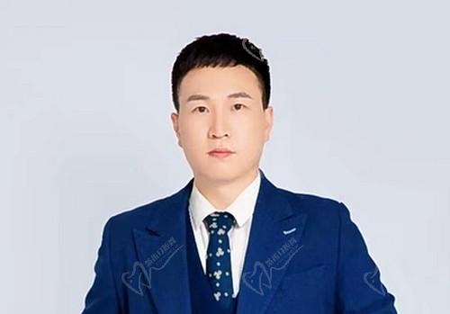 榮新華